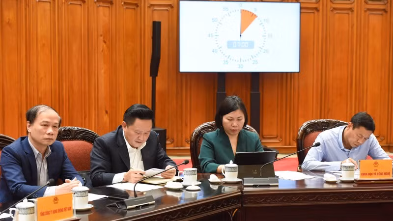 Đại diện lãnh đạo các cơ quan, đơn vị liên quan tham dự cuộc họp (Ảnh: TRẦN HẢI).