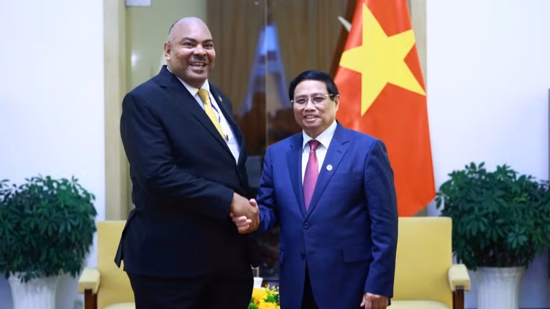 Thủ tướng Chính phủ Phạm Minh Chính và Bộ Trưởng Ngoại giao và Hợp tác Đông Phi, Cộng hòa Thống nhất Tanzania Mahmoud Thabit Kombo. (Ảnh: NHẬT BẮC)