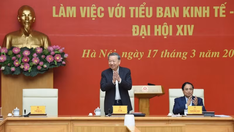 Tổng Bí thư Tô Lâm chủ trì cuộc làm việc với Tiểu ban Kinh tế-Xã hội Đại hội XIV của Đảng. (Ảnh: TRẦN HẢI)