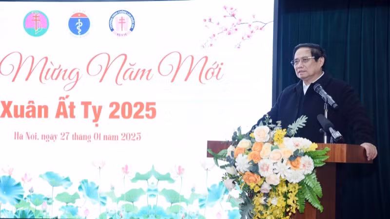Thủ tướng Phạm Minh Chính phát biểu ý kiến tại buổi đến thăm và chúc Tết. (Ảnh: TRẦN HẢI)