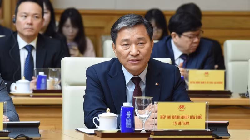 Ông Ko Tae Yeon, Chủ tịch Hiệp hội Doanh nghiệp Hàn Quốc tại Việt Nam (KoCham) phát biểu ý kiến tại Toạ đàm. (Ảnh: TRẦN HẢI)