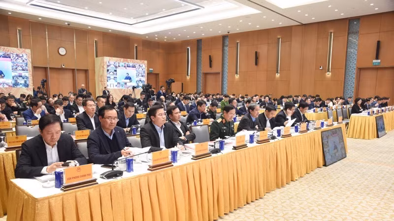 Đại diện lãnh đạo các bộ, ngành, các đại biểu tham dự phiên họp. (Ảnh: TRẦN HẢI)