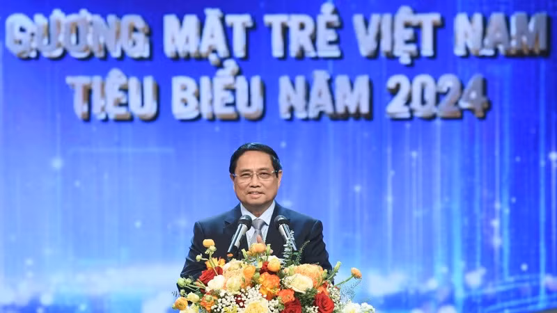 Thủ tướng Phạm Minh Chính phát biểu ý kiến tại Lễ trao Giải thưởng Gương mặt trẻ Việt Nam tiêu biểu 2024 (Ảnh: TRẦN HẢI). 