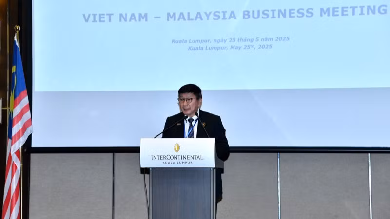 Lãnh đạo Phòng Thương mại và Công nghiệp quốc gia Malaysia phát biểu. (Ảnh: THANH GIANG) Lãnh đạo Phòng Thương mại và Công nghiệp quốc gia Malaysia phát biểu. (Ảnh: THANH GIANG)