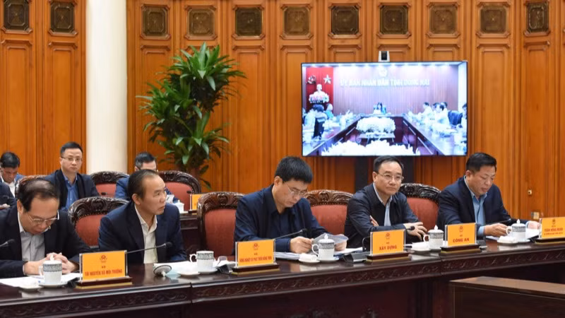 Đại diện các bộ, ngành tham dự cuộc họp. (Ảnh: TRẦN HẢI)