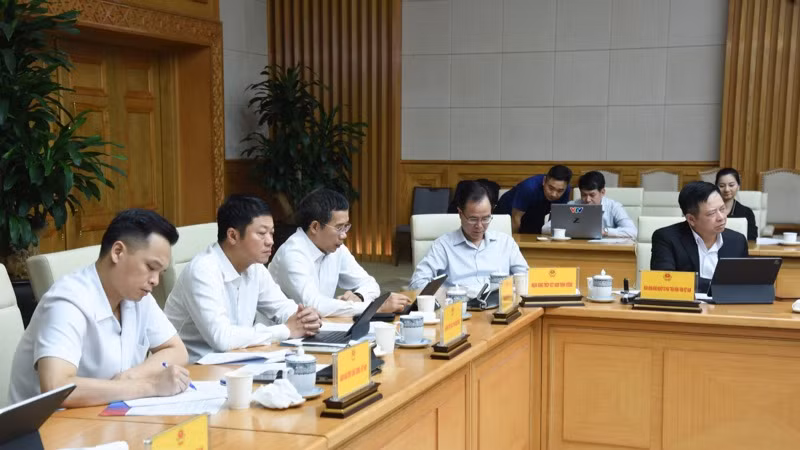 Đại diện lãnh đạo các tập đoàn, doanh nghiệp tham dự cuộc làm việc. (Ảnh: TRẦN HẢI)