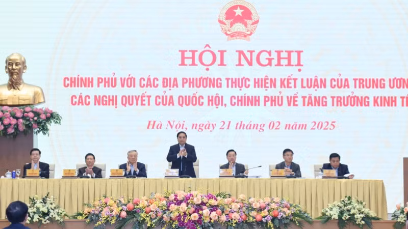 Thủ tướng Phạm Minh Chính chủ trì Hội nghị Chính phủ với các địa phương thực hiện Kết luận của Trung ương, các Nghị quyết của Quốc hội, Chính phủ về tăng trưởng kinh tế (Ảnh: TRẦN HẢI). 