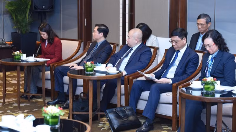Lãnh đạo các bộ, ngành Việt Nam tham dự buổi tiếp (Ảnh: TRẦN HẢI).