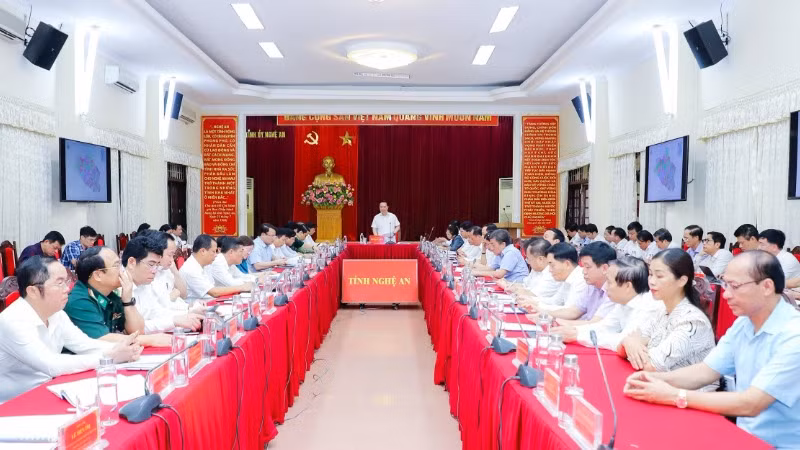 Ban Chấp hành Đảng bộ tỉnh Nghệ An tổ chức hội nghị để cho ý kiến và thông qua đề án sắp xếp, tổ chức lại đơn vị hành chính cấp xã trên địa bàn tỉnh vào ngày 21/4. (Ảnh: PHẠM BẰNG)