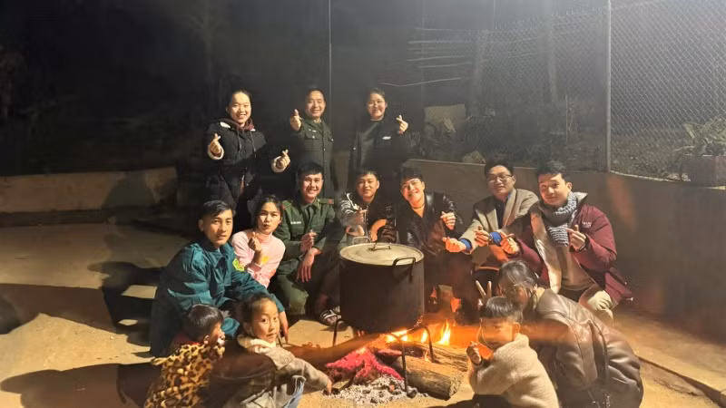 Cùng nhau canh những nồi bánh chưng…