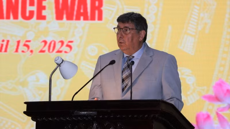 Giáo sư Anthony Saich, Trường Harvard Kennedy, Đại học Harvard, Hoa Kỳ phát biểu tại buổi lễ.