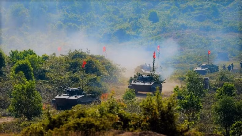 Lực lượng vũ trang Nghệ An thực hành diễn tập khu vực phòng thủ tỉnh năm 2022. (Ảnh: THÀNH CƯỜNG)