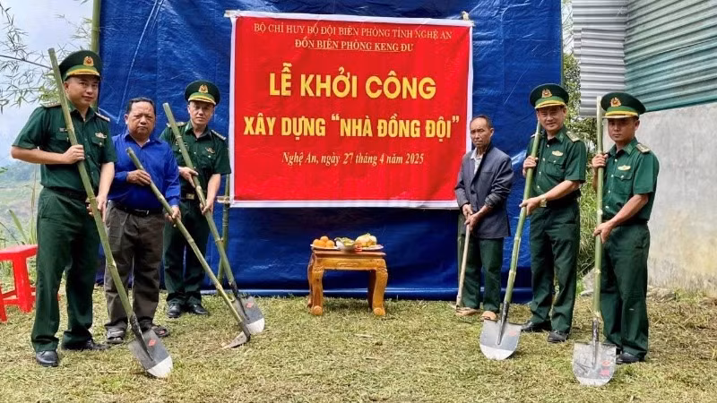 Bộ đội Biên phòng tỉnh Nghệ An tích cực hưởng ứng chương trình xóa nhà tạm, nhà dột nát.
