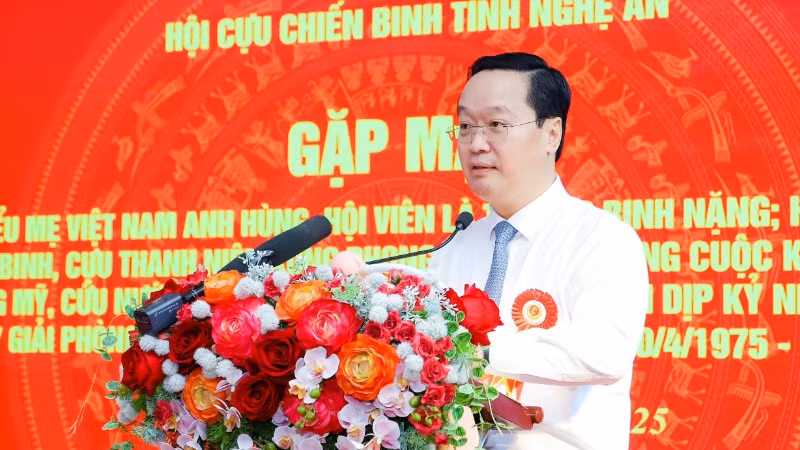 Đồng chí Nguyễn Đức Trung, Bí thư Tỉnh ủy Nghệ An phát biểu tại buổi gặp mặt. Đồng chí Nguyễn Đức Trung, Bí thư Tỉnh ủy Nghệ An phát biểu tại buổi gặp mặt.