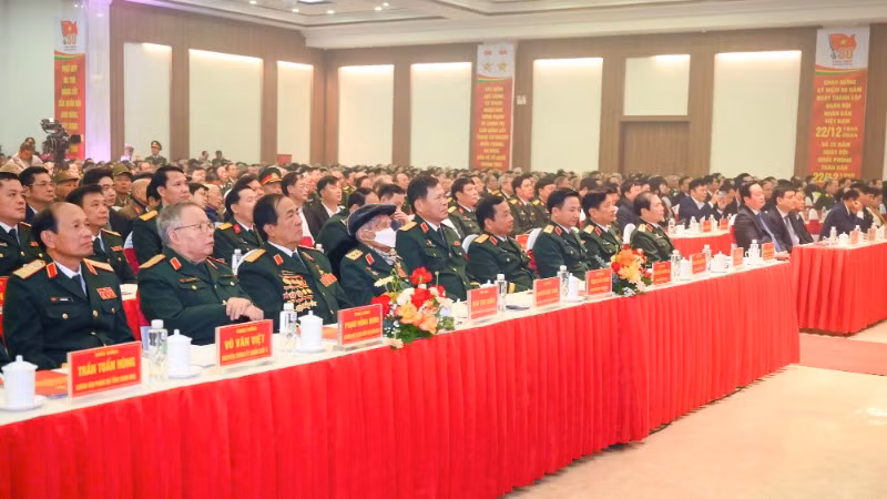 Các đại biểu tham dự lễ.