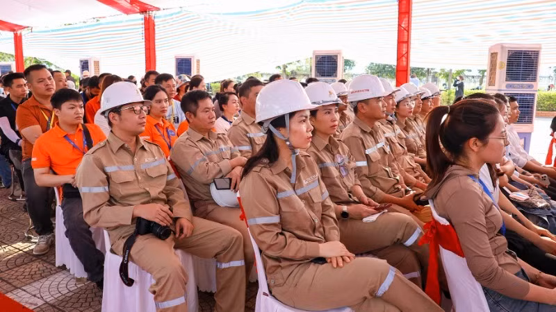 Đông đảo công nhân, người lao động tham dự Lễ phát động.