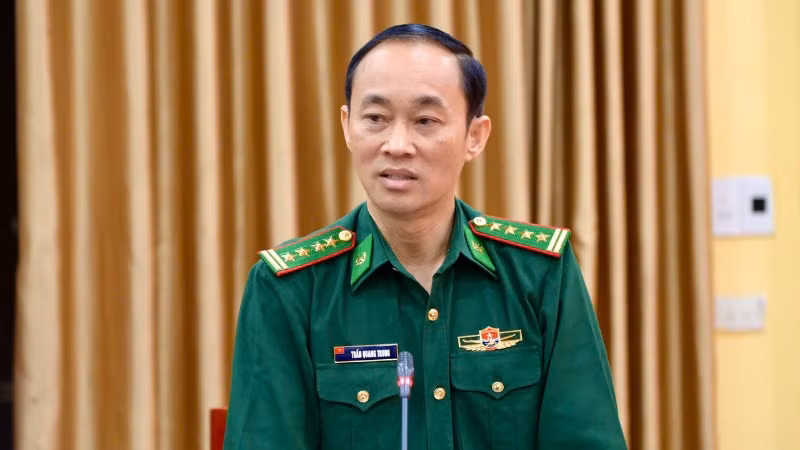 Đại tá Trần Quang Trung,Chính ủy Bộ đội Biên phòng tỉnh Nghệ An phát biểu tại hội nghị. Đại tá Trần Quang Trung,Chính ủy Bộ đội Biên phòng tỉnh Nghệ An phát biểu tại hội nghị.