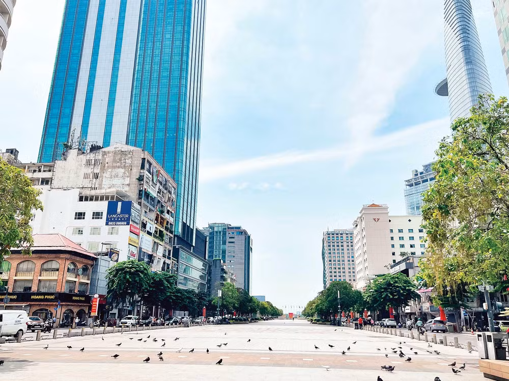 Phố đi bộ Nguyễn Huệ, Quận 1.