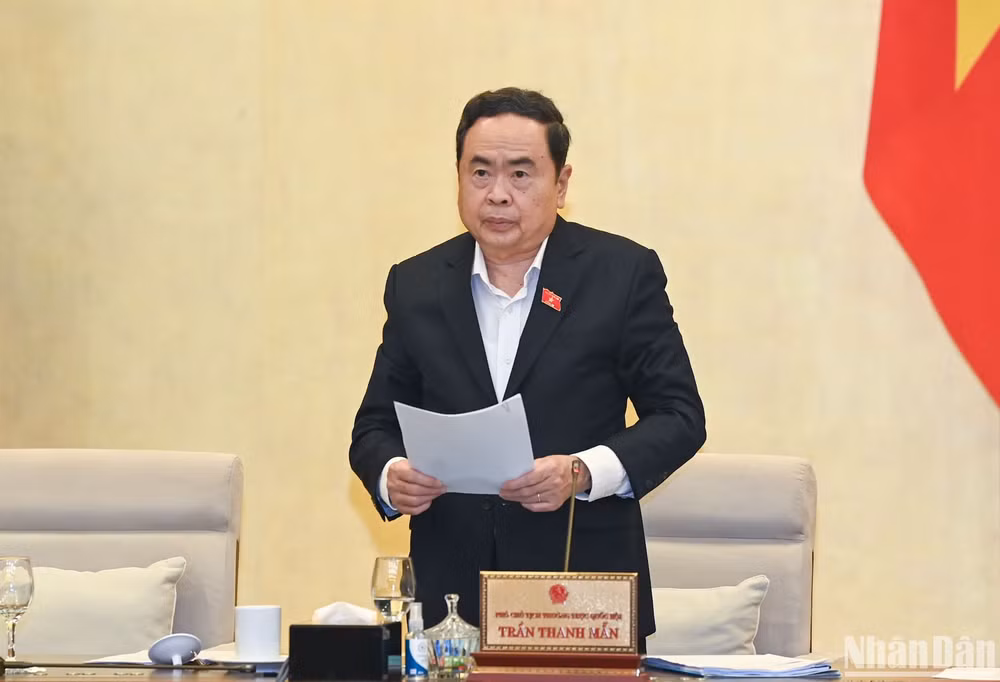 Phó Chủ tịch Thường trực Quốc hội Trần Thanh Mẫn phát biểu kết luận nội dung phiên họp. Phó Chủ tịch Thường trực Quốc hội Trần Thanh Mẫn phát biểu kết luận nội dung phiên họp.