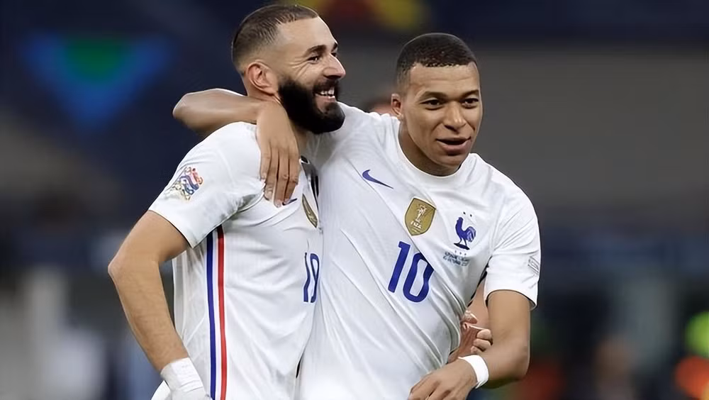 Tháng 10/2021, trong màu áo đội tuyển quốc gia Pháp, Karim Benzema ghi bàn thắng ở phút 80 để ấn định chiến thắng 2-1 trước đội tuyển Tây Ban Nha. Qua đó, Pháp cũng lần đầu tiên giành chức vô địch UEFA Nations League.