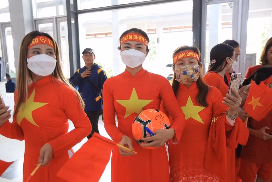 Các cổ động viên sẵn sàng "tiếp lửa" cho đội tuyển Việt Nam. (Ảnh: VFF) Các cổ động viên sẵn sàng "tiếp lửa" cho đội tuyển Việt Nam. (Ảnh: VFF)