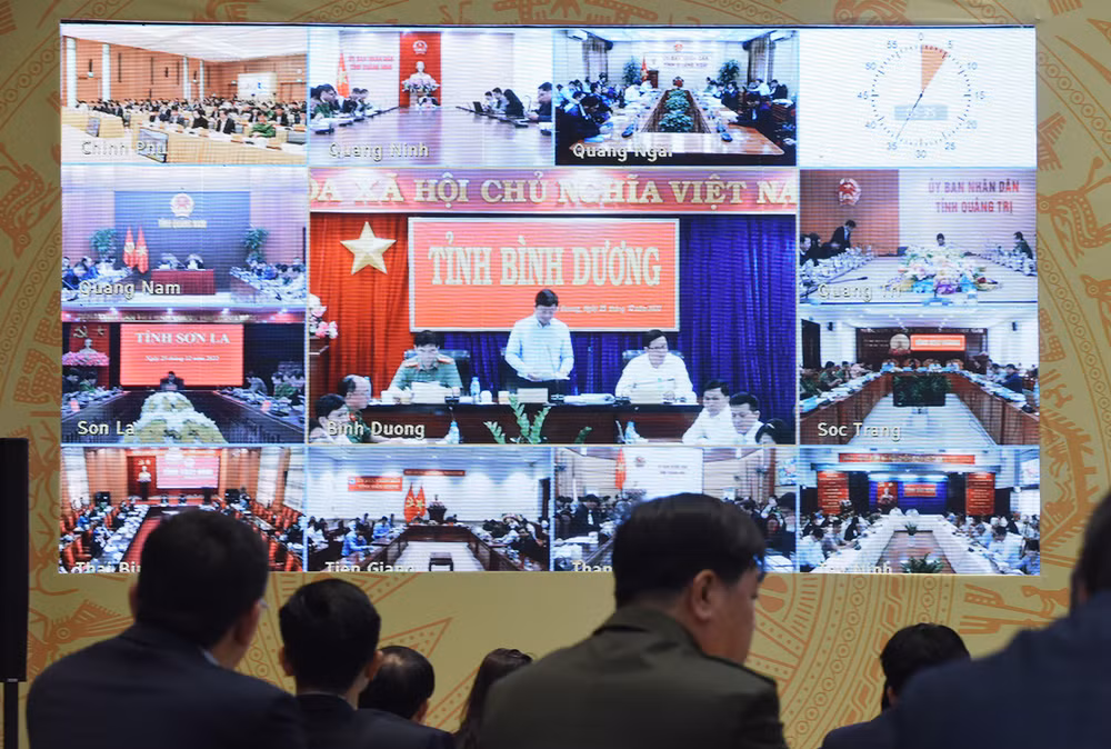 Hội nghị Sơ kết 1 năm triển khai Đề án 06 được tổ chức trực tiếp kết hợp trực tuyến tại đầu cầu Trụ sở Chính phủ và trụ sở Ủy ban nhân dân các tỉnh, thành phố trực thuộc Trung ương.