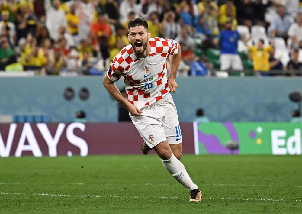 Petkovic mang về bàn gỡ hòa cho Croatia ở phút 117 của trận đấu. (Ảnh: FIFA)