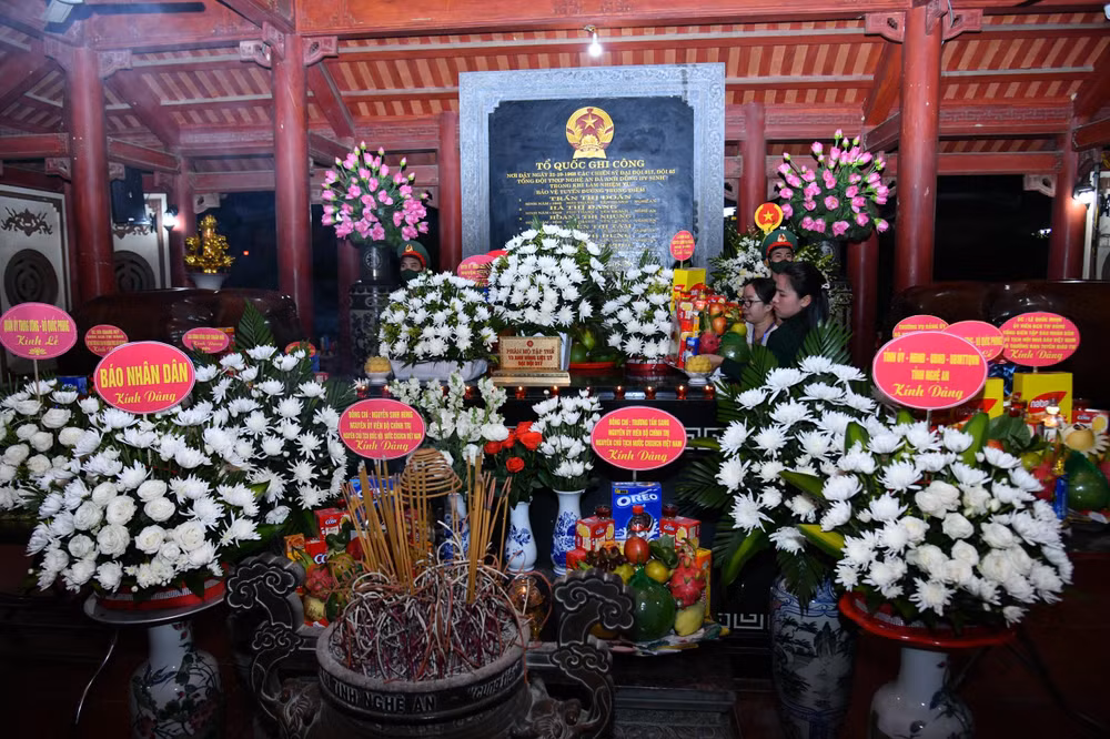 Đền thờ tưởng niệm các anh hùng liệt sĩ đã anh dũng hy sinh trên cung đường Truông Bồn huyền thoại.