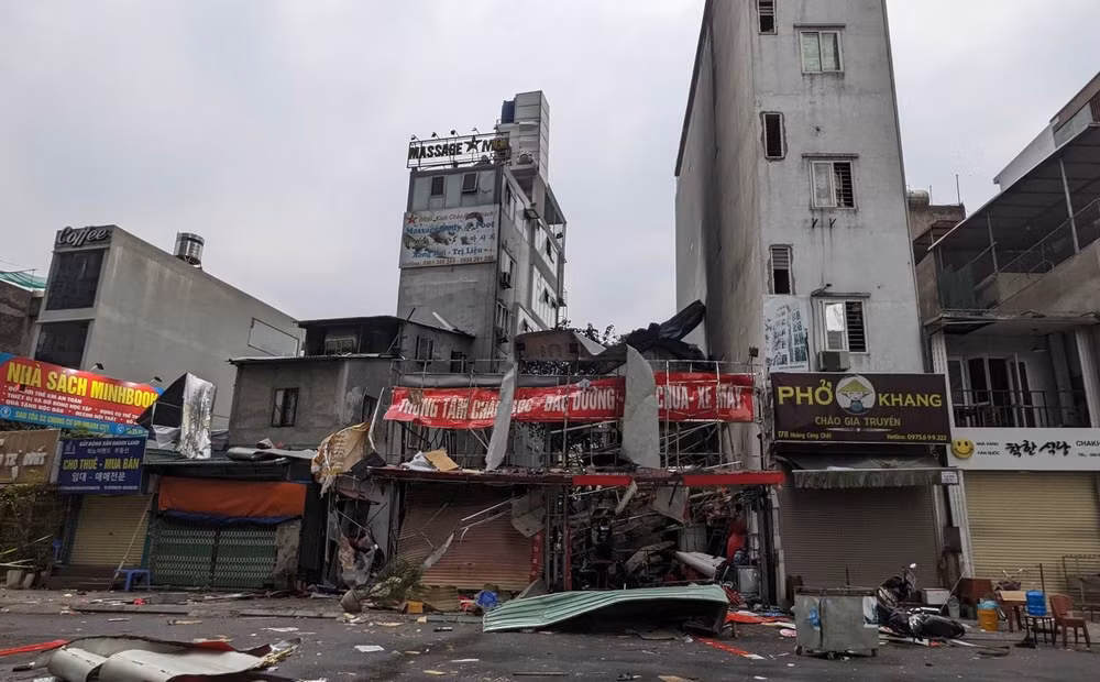Hiện trường tan hoang của vụ cháy.