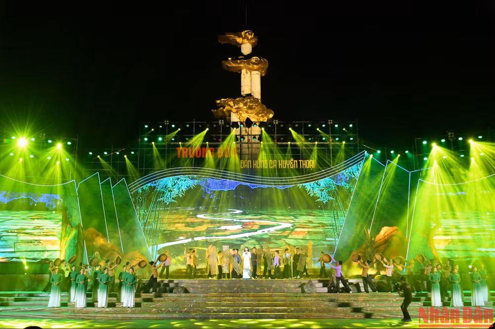 Chương trình nghệ thuật đặc sắc. (Ảnh: ĐĂNG KHOA)