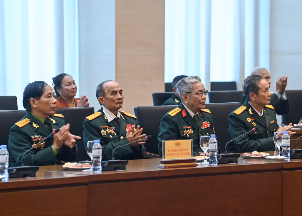 Các đại biểu người có công Trung đoàn 271 Quân khu Trị Thiên dự buổi gặp mặt. (Ảnh Duy Linh) Các đại biểu người có công Trung đoàn 271 Quân khu Trị Thiên dự buổi gặp mặt. (Ảnh Duy Linh)