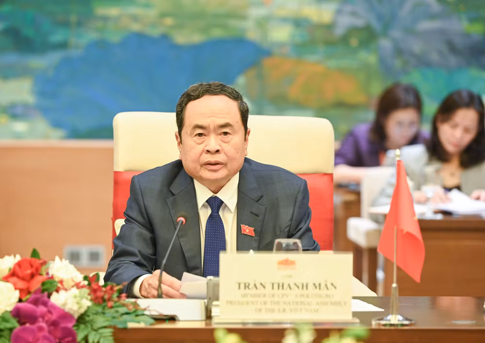 Chủ tịch Quốc hội Trần Thanh Mẫn phát biểu tại buổi hội đàm. Chủ tịch Quốc hội Trần Thanh Mẫn phát biểu tại buổi hội đàm.