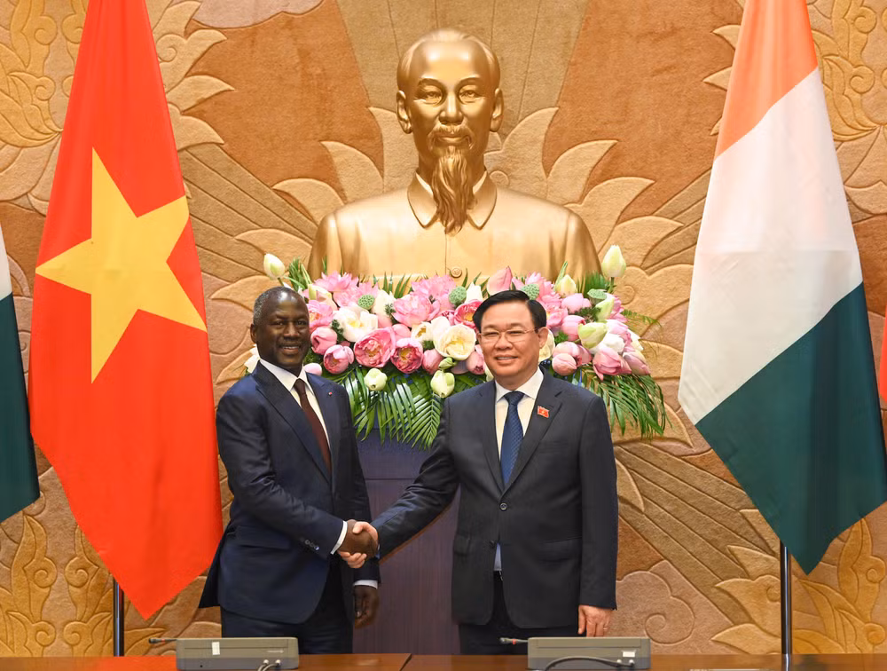 Chủ tịch Quốc hội Vương Đình Huệ và Chủ tịch Quốc hội Adama Bictogo chủ trì buổi hội đàm giữa Quốc hội hai nước. (Ảnh: DUY LINH) Chủ tịch Quốc hội Vương Đình Huệ và Chủ tịch Quốc hội Adama Bictogo chủ trì buổi hội đàm giữa Quốc hội hai nước. (Ảnh: DUY LINH)