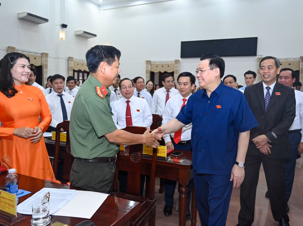 Chủ tịch Quốc hội Vương Đình Huệ với các đại biểu dự phiên họp. (Ảnh: DUY LINH)