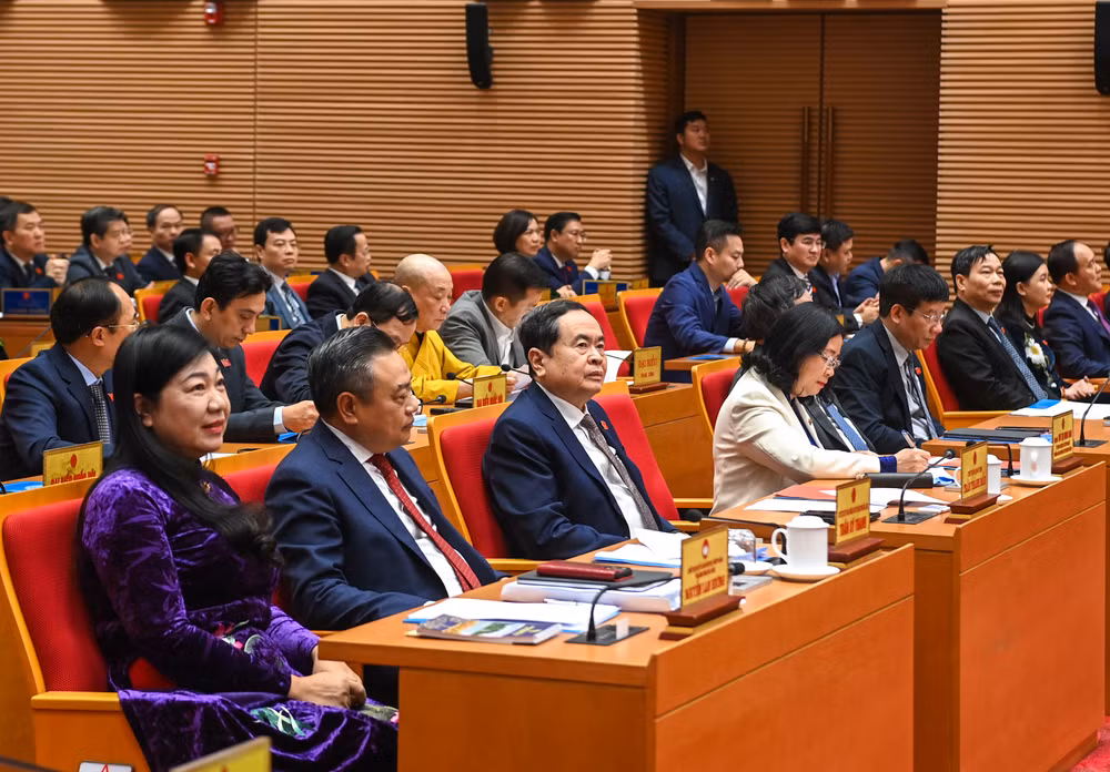 Chủ tịch Quốc hội Trần Thanh Mẫn và các đại biểu dự khai mạc kỳ họp. (Ảnh: Duy Linh) Chủ tịch Quốc hội Trần Thanh Mẫn và các đại biểu dự khai mạc kỳ họp. (Ảnh: Duy Linh)