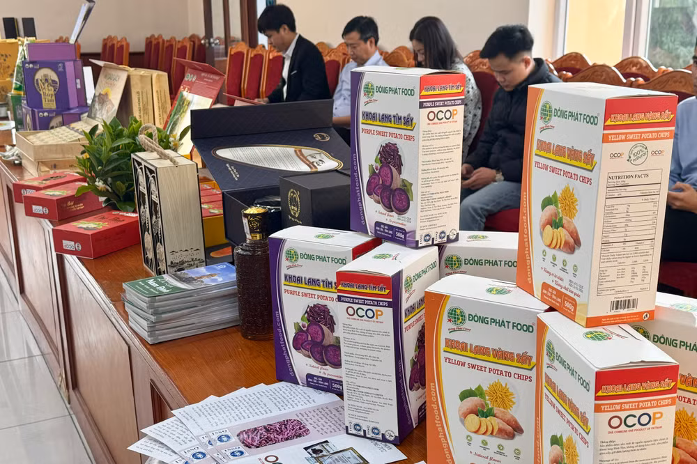 Các sản phẩm OCOP được trưng bày.
