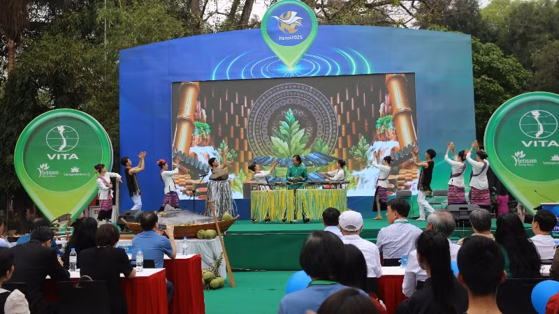 Chương trình nghệ thuật giới thiệu những nét văn hóa độc đáo của Phú Yên.