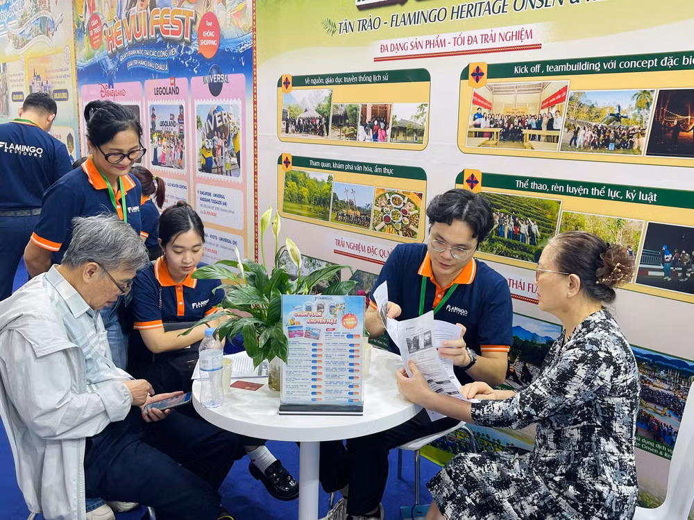 Các hãng lữ hành giới thiệu nhiều sản phẩm khuyến mại độc quyền, với mức ưu đãi sâu. Các hãng lữ hành giới thiệu nhiều sản phẩm khuyến mại độc quyền, với mức ưu đãi sâu.