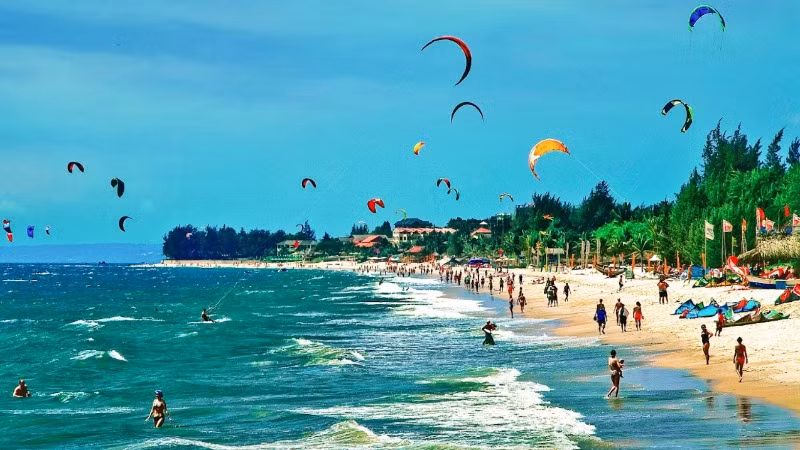 Các điểm đến ven biển được nhiều du khách lựa chọn trong dịp nghỉ lễ 30/4,1/5. (Ảnh: Sở Văn hóa, Thể thao và Du lịch Bình Thuận)