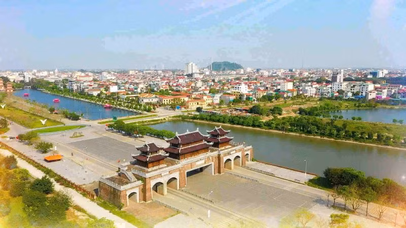Một góc đường Tràng An, thành phố Hoa Lư, tỉnh Ninh Bình. (Ảnh: Nguyễn Trường)