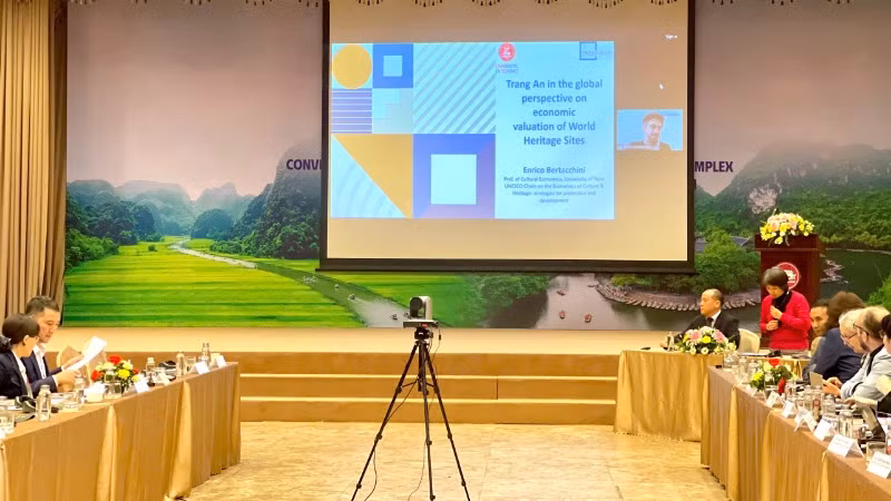 Bài tham luận của Tiến sĩ Enrico Eraldo Bertacchini, Đại học Turin - Cố vấn khoa học, Tổ chức Santagata về Kinh tế văn hoá tập trung vào lượng giá kinh tế của các di sản thế giới và định vị Tràng An trong bối cảnh toàn cầu. Bài tham luận của Tiến sĩ Enrico Eraldo Bertacchini, Đại học Turin - Cố vấn khoa học, Tổ chức Santagata về Kinh tế văn hoá tập trung vào lượng giá kinh tế của các di sản thế giới và định vị Tràng An trong bối cảnh toàn cầu.