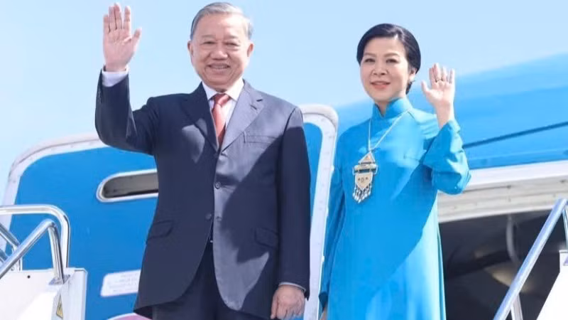 Tổng Bí thư Tô Lâm và Phu nhân rời Astana, lên đường thăm cấp Nhà nước tới Cộng hòa Azerbaijan. (Ảnh: TTXVN)