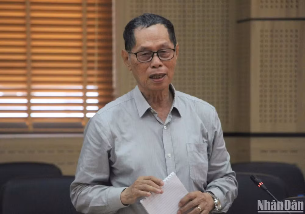 Tiến sĩ Trần Văn Miều đề xuất: Cần ban hành Quy chế về tổ chức và hoạt động của Mặt trận Tổ quốc Việt Nam nhằm thể chế hóa các nội dung mới của Hiến pháp, tạo cơ sở pháp lý cho sự vận hành của hệ thống chính trị và các tổ chức chính trị-xã hội. Tiến sĩ Trần Văn Miều đề xuất: Cần ban hành Quy chế về tổ chức và hoạt động của Mặt trận Tổ quốc Việt Nam nhằm thể chế hóa các nội dung mới của Hiến pháp, tạo cơ sở pháp lý cho sự vận hành của hệ thống chính trị và các tổ chức chính trị-xã hội.