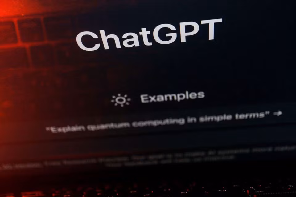 ChatGPT được đánh giá sẽ trở thành công cụ lan truyền thông tin sai lệch mạnh mẽ nhất từng xuất hiện trên internet. (Ảnh minh họa: Reuters)