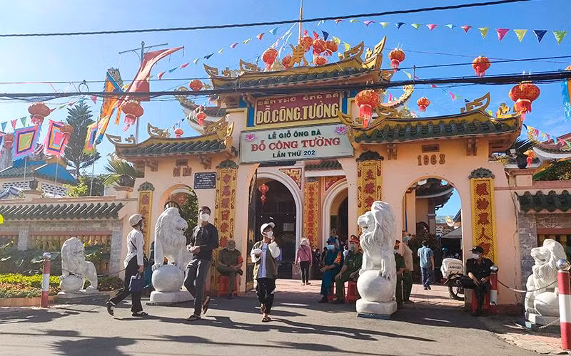 Long trọng lễ giỗ ông, bà Đỗ Công Tường -0
