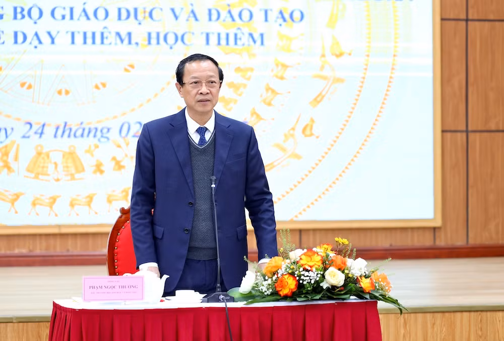 Thứ trưởng Giáo dục và Đào tạo Phạm Ngọc Thưởng, Trưởng đoàn kiểm tra phát biểu.