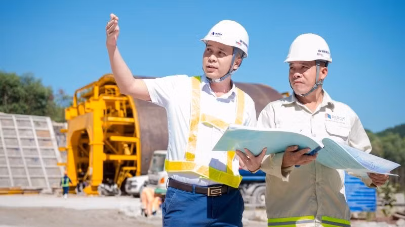 Tập đoàn Đèo Cả phấn đấu hoàn thành dự án đường cao tốc Quảng Ngãi-Hoài Nhơn cuối năm 2025, vượt tiến độ 9 tháng so với kế hoạch đề ra.