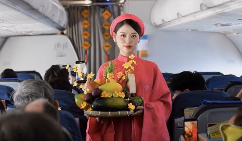 Áo dài ngũ thân tượng trưng cho đạo lý cao đẹp của con người. Áo dài ngũ thân tượng trưng cho đạo lý cao đẹp của con người.