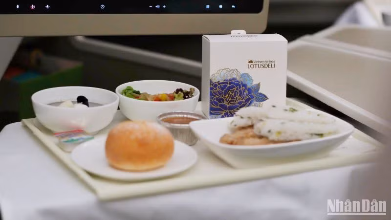  Vietnam Airlines phục vụ bánh trung thu trên một số chuyến bay từ 15/8 đến 19/8/2024.