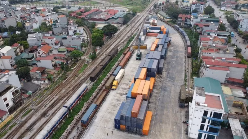 Hành lang kinh tế Lào Cai-Hà Nội-Hải Phòng có nhu cầu vận tải hành khách, hàng hóa lớn thứ 2 của cả nước chỉ sau hành lang kinh tế bắc-nam. Hành lang kinh tế Lào Cai-Hà Nội-Hải Phòng có nhu cầu vận tải hành khách, hàng hóa lớn thứ 2 của cả nước chỉ sau hành lang kinh tế bắc-nam.
